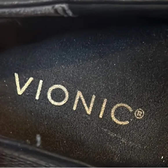 Vionic women’s Black Sella pebble leather loafers size 10
