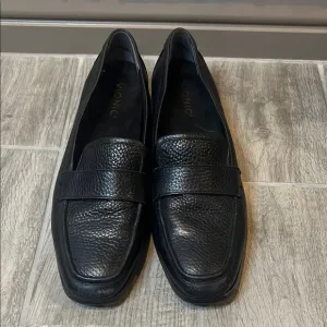 Vionic women’s Black Sella pebble leather loafers size 10