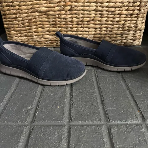 Vionic Womens Fresh Kristi Suede Slip-On Flats Navy Blue Suede Size 8 New In Box