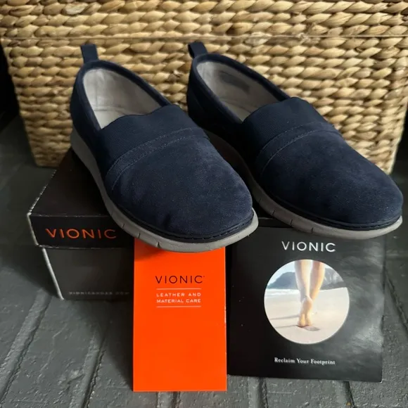 Vionic Womens Fresh Kristi Suede Slip-On Flats Navy Blue Suede Size 8 New In Box