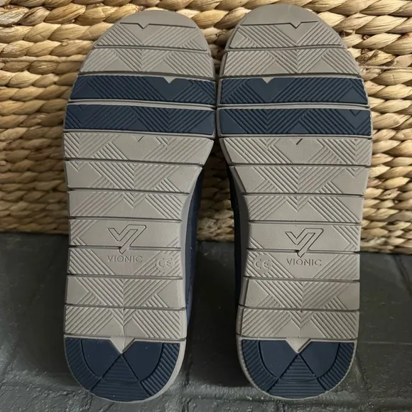 Vionic Womens Fresh Kristi Suede Slip-On Flats Navy Blue Suede Size 8 New In Box