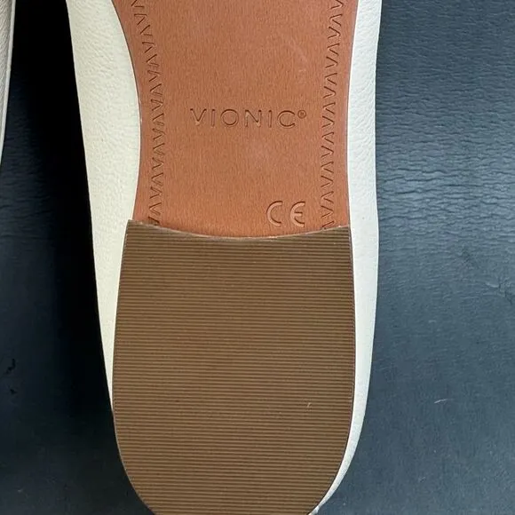 Vionic Soft Leather WILLA SLIP ON FLAT shoes womens size 8.5