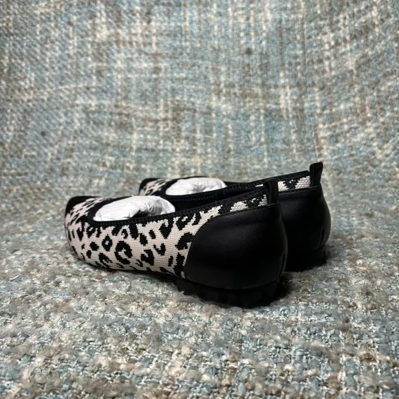 Walking Cradles Rory Padded Flats in Leopard/Black (Wide)
