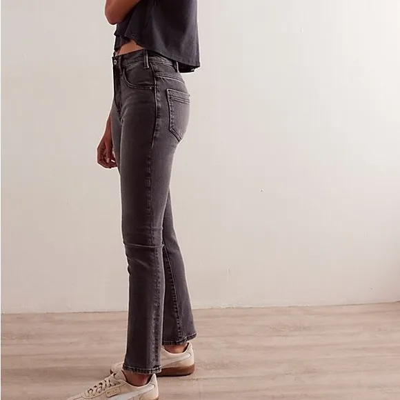 WE THE FREE • FREE PEOPLE Low Maintenance Mid-Rise Crop Boot Jeans Size 25 ~ NEW