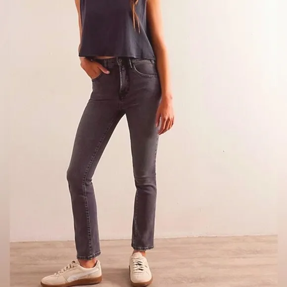 WE THE FREE • FREE PEOPLE Low Maintenance Mid-Rise Crop Boot Jeans Size 25 ~ NEW