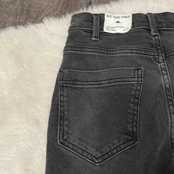 WE THE FREE • FREE PEOPLE Low Maintenance Mid-Rise Crop Boot Jeans Size 25 ~ NEW