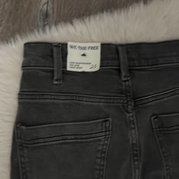 WE THE FREE • FREE PEOPLE Low Maintenance Mid-Rise Crop Boot Jeans Size 25 ~ NEW