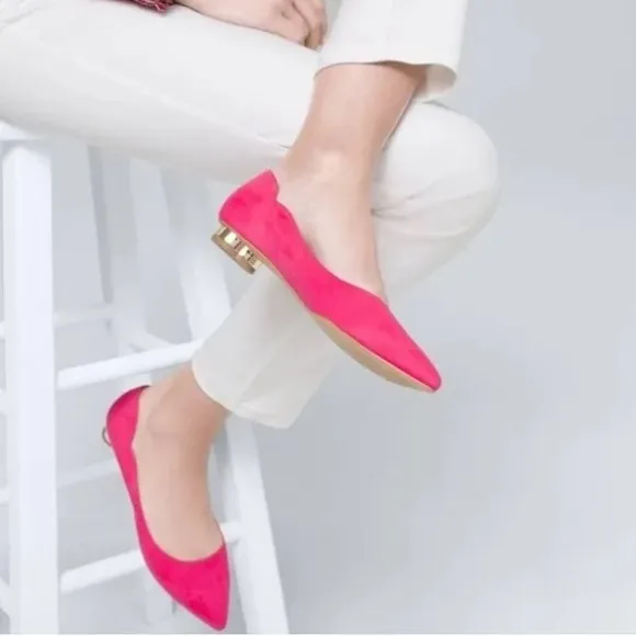 White House Black Market Bellamy Scalloped Pink Flat Size 8