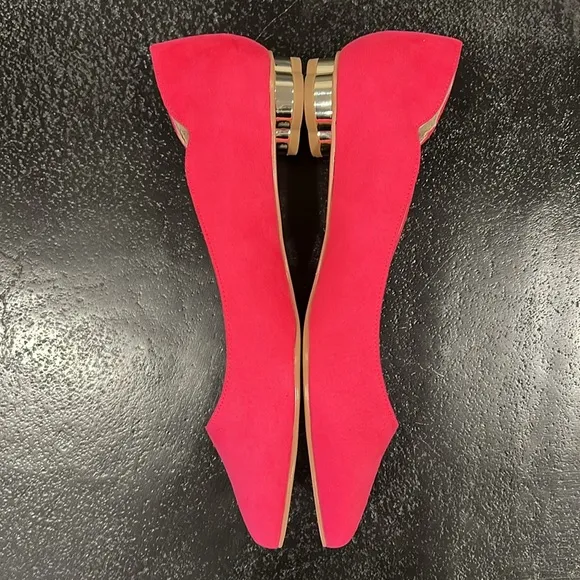 White House Black Market Bellamy Scalloped Pink Flat Size 8