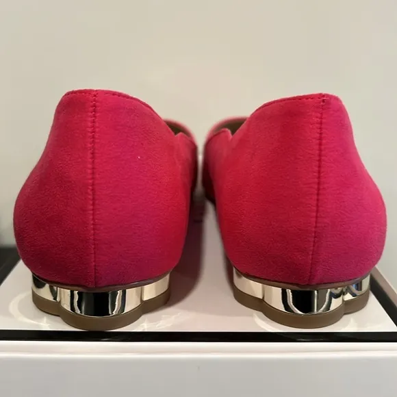 White House Black Market Bellamy Scalloped Pink Flat Size 8