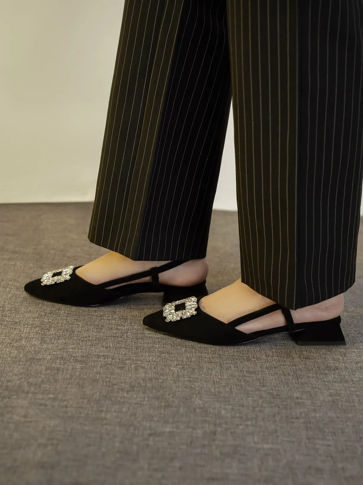 Women "KYOU" Pointy Back Strap Sandals