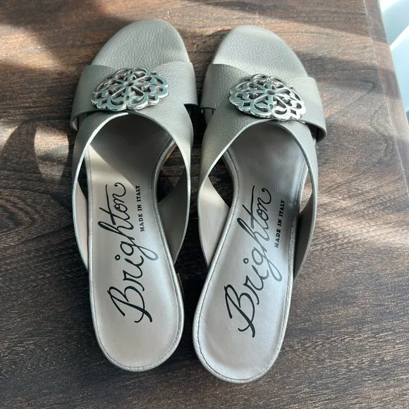 Women’s Brighton Silver Medallion Alison Leather Sandals Size 7 NEW