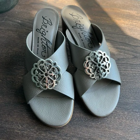Women’s Brighton Silver Medallion Alison Leather Sandals Size 7 NEW