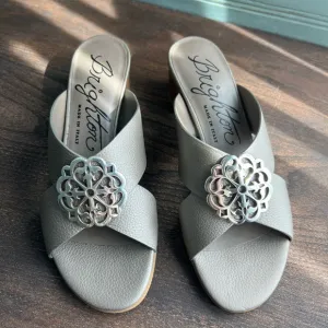 Women’s Brighton Silver Medallion Alison Leather Sandals Size 7 NEW