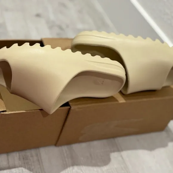 Yeezy “BONE” Slide Sandals