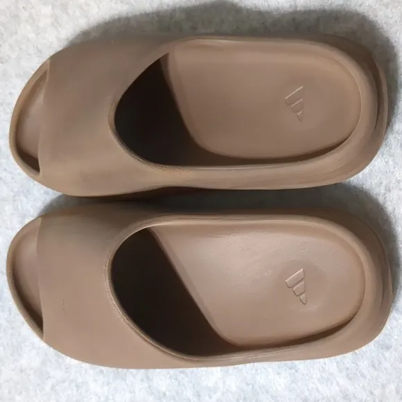 Yeezy Slide Flax brown sandals size 13