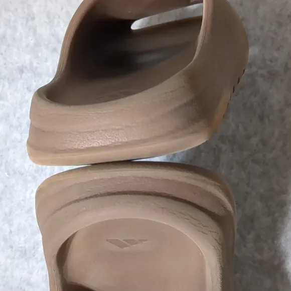Yeezy Slide Flax brown sandals size 13