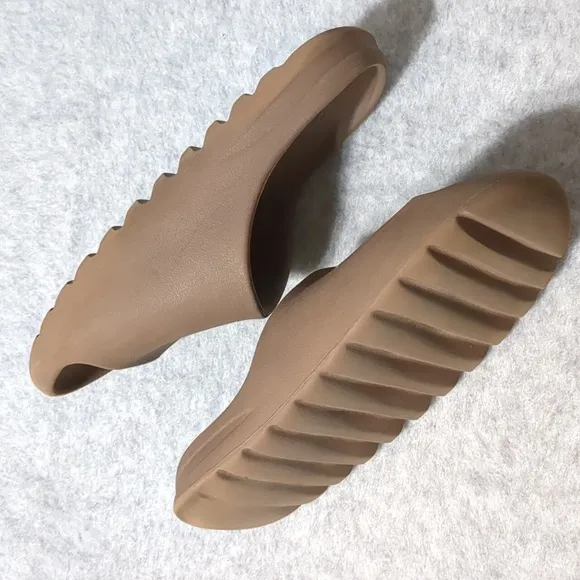Yeezy Slide Flax brown sandals size 13