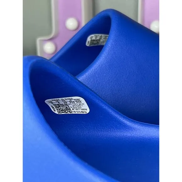 Yeezy Slides Azure Sz 5