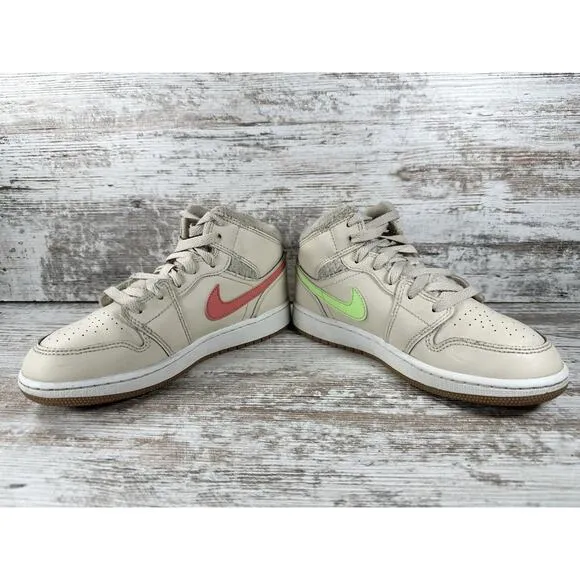Youth Nike Air Jordan 1 Mid Fleece Pearl Sneakers Sz 3.5Y Athletic