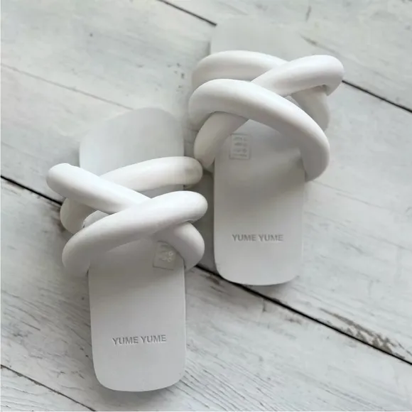 Yume Yume Tyre Slides White Sz 8/39 Crossover Padded Strap Sandals Shoes $265