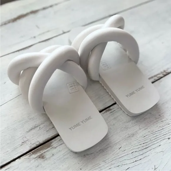 Yume Yume Tyre Slides White Sz 8/39 Crossover Padded Strap Sandals Shoes $265