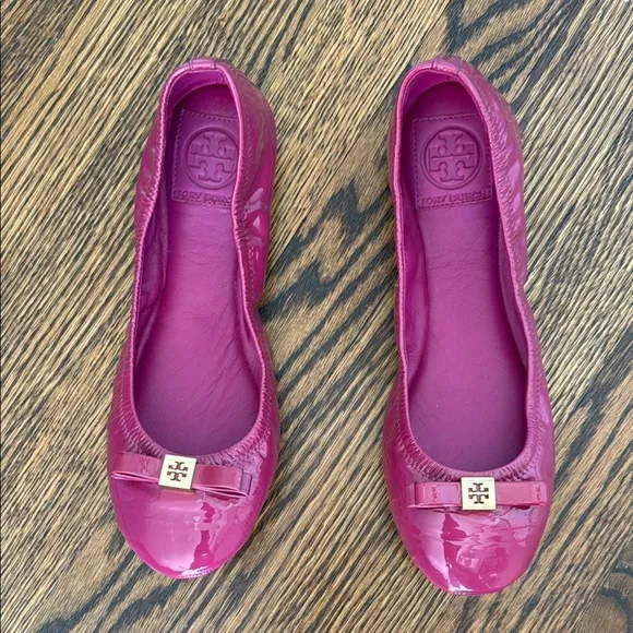 Z Tory Burch Women’s 8.5 Pink and Gold Ballerina Flats with Glossy Finish