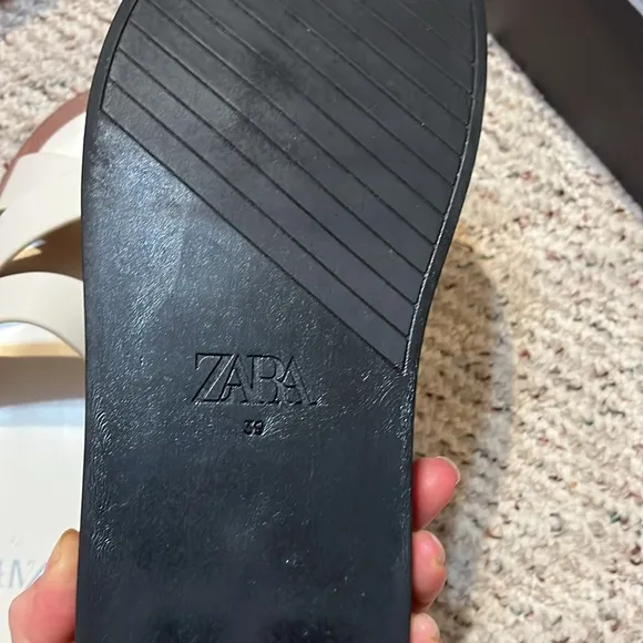Zara Cream Slide Sandals size 8 medium