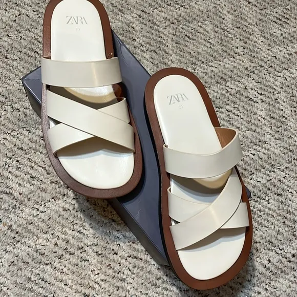 Zara Cream Slide Sandals size 8 medium