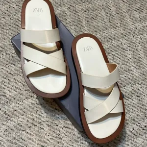Zara Cream Slide Sandals size 8 medium