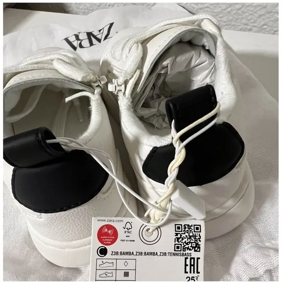 Zara • Toddler Boys White Lace Up Zipper Classic Sneaker