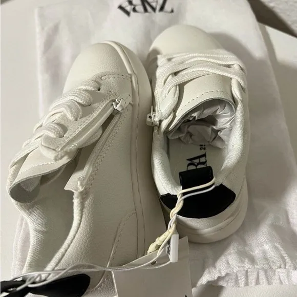 Zara • Toddler Boys White Lace Up Zipper Classic Sneaker