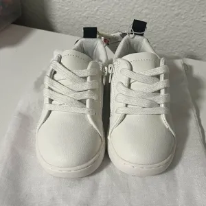 Zara • Toddler Boys White Lace Up Zipper Classic Sneaker